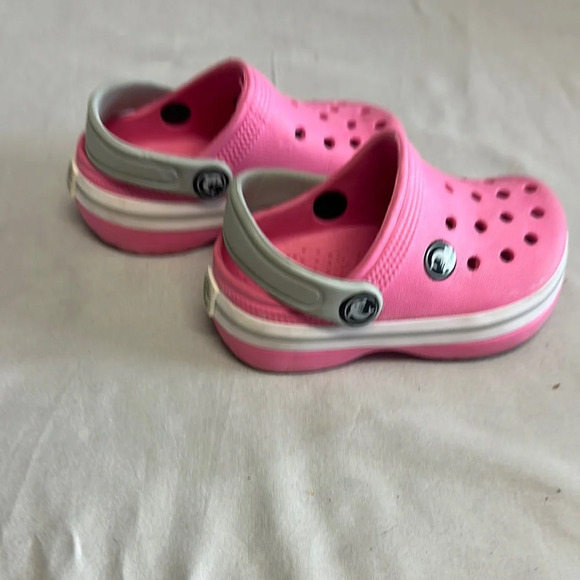 Pink and Gray Sandals with Perforated Design - Picture 3 of 6